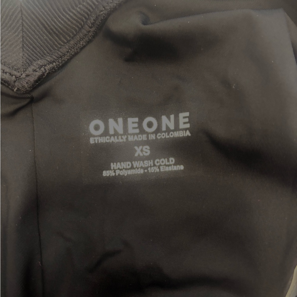 OneOne Swim Jesse Bottom Black with Scrunchie size XS - Picture 2 of 4